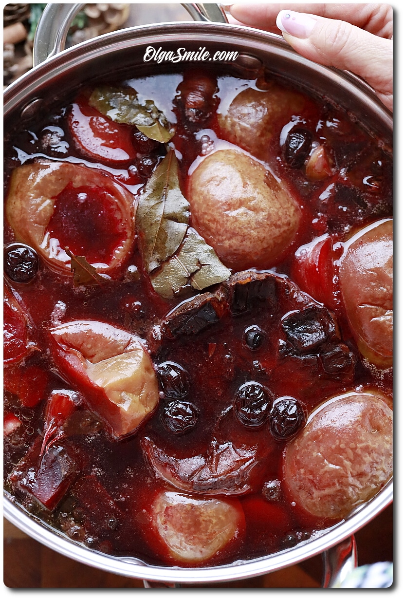 BARSZCZ CZERWONY ZE ŚLIWKAMI