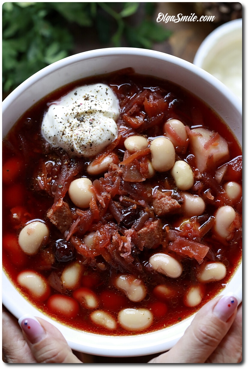 BARSZCZ UKRAIŃSKI Z FASOLĄ I KAPUSTĄ