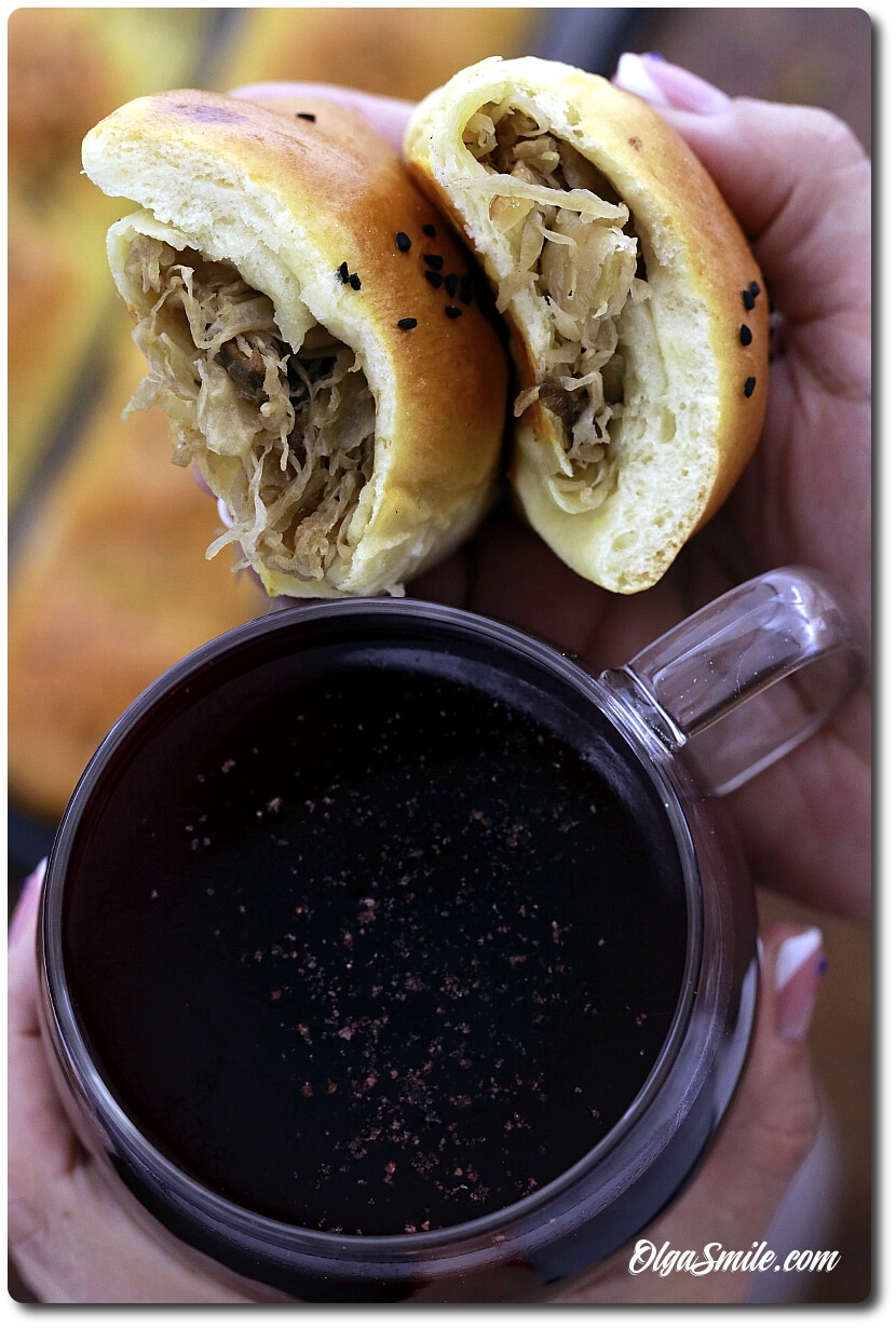 BARSZCZ Z PASZTECIKAMI