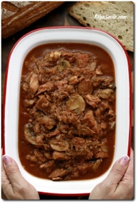 BIGOS Z MIĘSEM I PIECZARKAMI