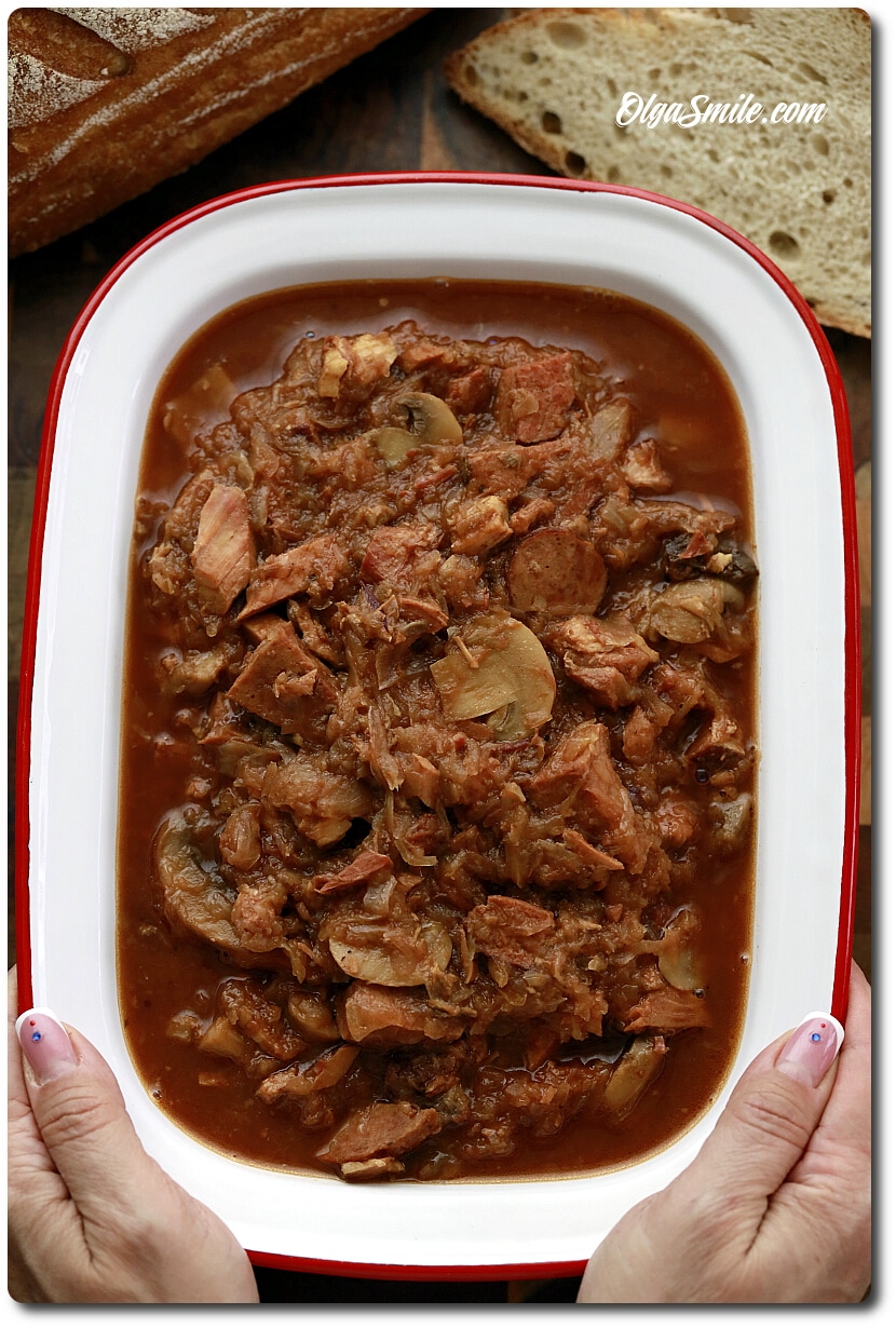 BIGOS Z MIĘSEM I PIECZARKAMI