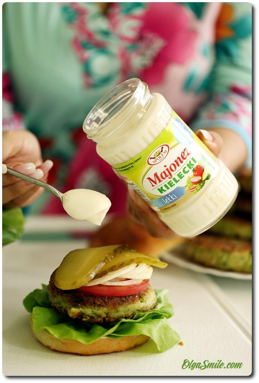 Burger wegetariański z Majonezem Kieleckim Lekkim Burger wegetariański z Majonezem Kieleckim Lekkim
