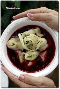 CZERWONY BARSZCZ Z USZKAMI