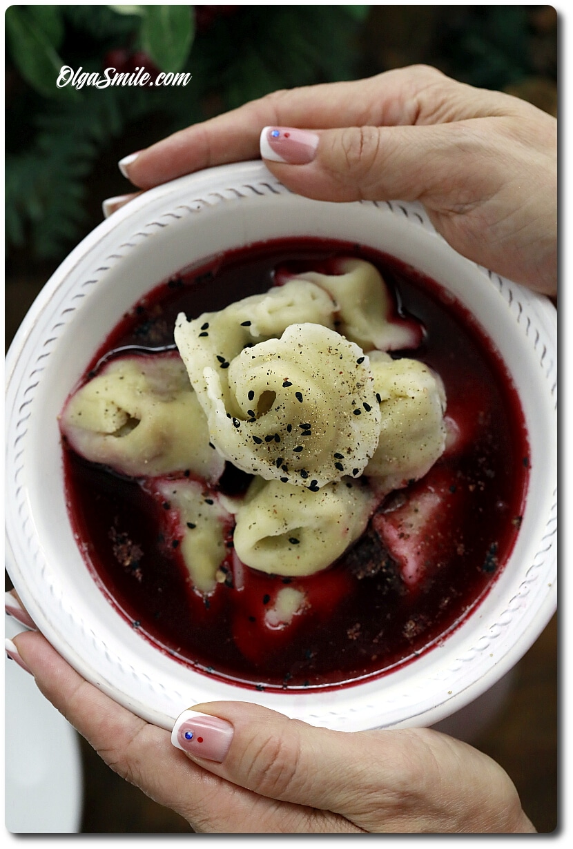 CZERWONY BARSZCZ Z USZKAMI