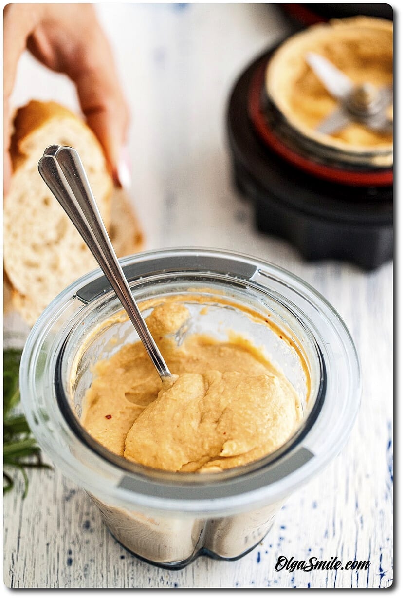 HUMMUS Z CZOSNKIEM