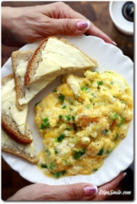 JAJECZNICA Z CEBULKĄ DYMKĄ