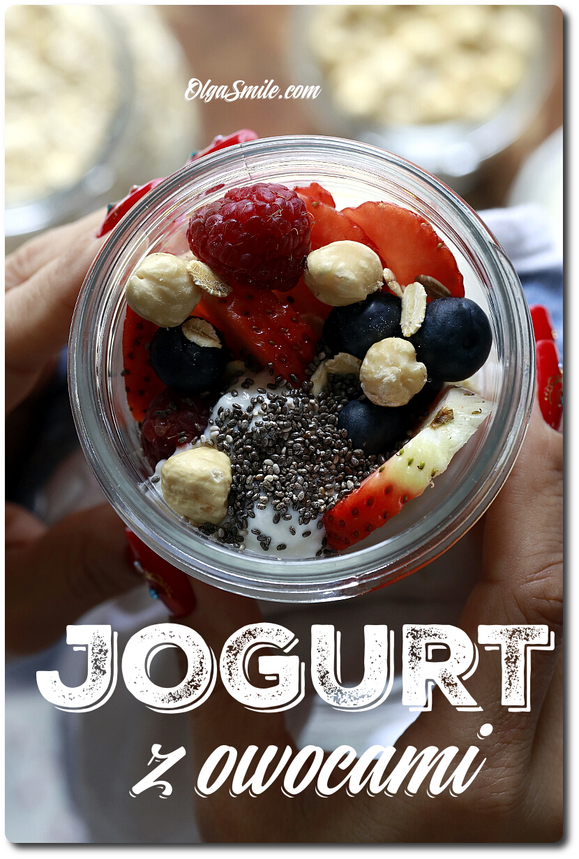 JOGURT Z OWOCAMI