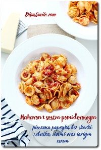 Makaron z sosem pomidorowym i serem