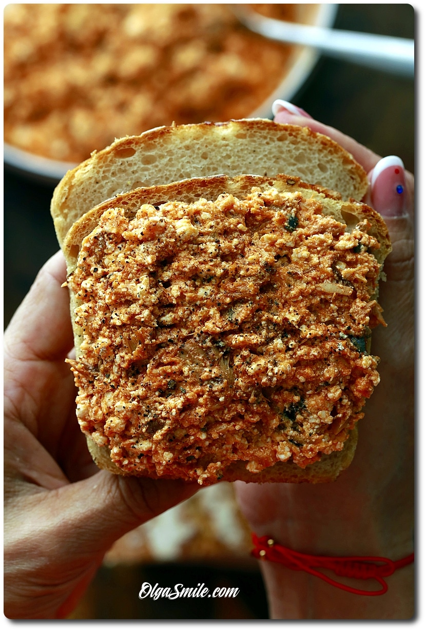 PASTA NA KANAPKI Z MAKRELĄ W POMIDORACH