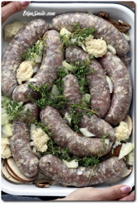 PIECZONA BIAŁA KIEŁBASA Z PIECZARKAMI
