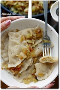 PIEROGI Z TWAROGIEM I ZIEMNIAKAMI