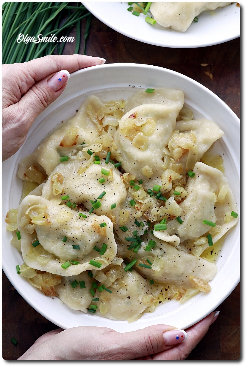 PIEROGI Z TWAROGIEM WĘDZONYM