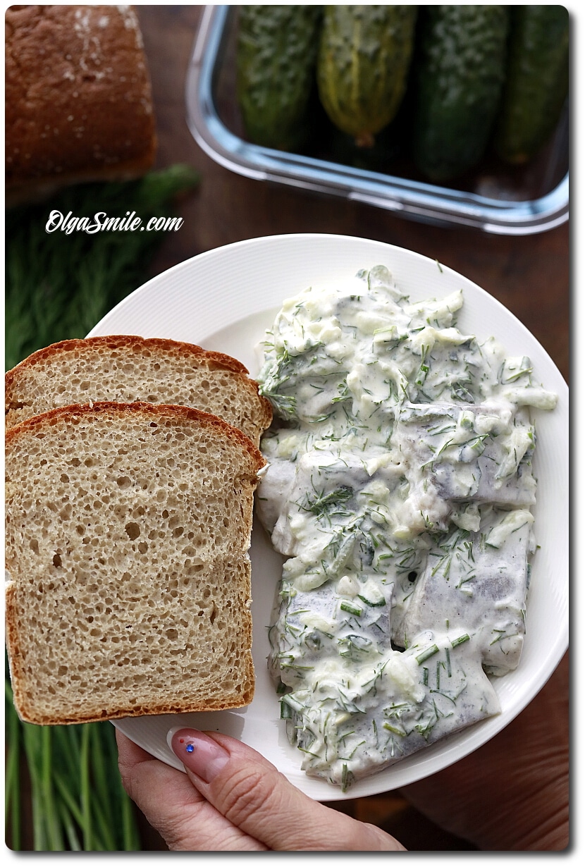 ŚLEDZIE W SOSIE TZATZIKI