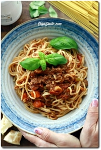 SOS BOLOGNESE Z WARZYWAMI