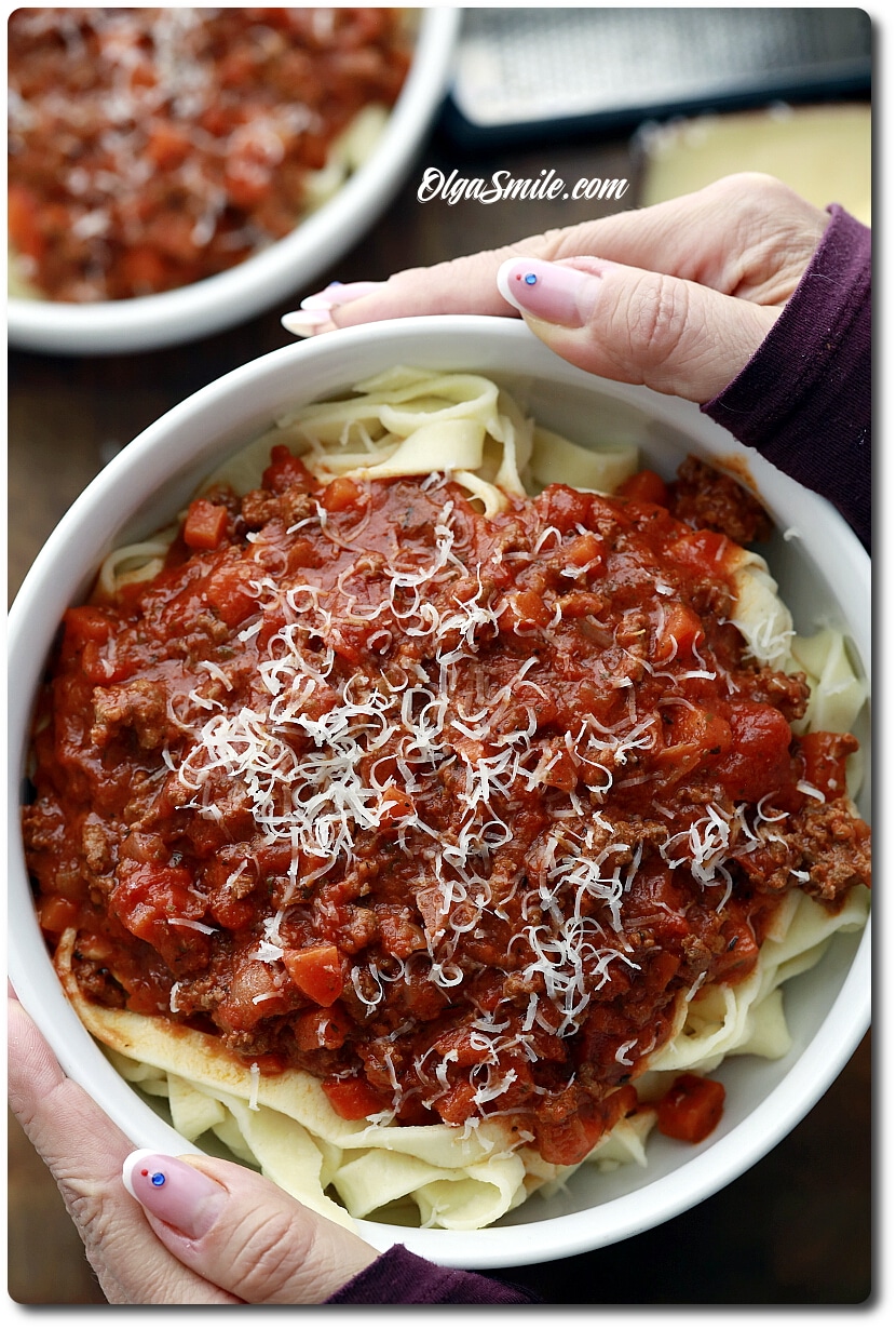 SOS Z MIĘSA WOŁOWEGO I POMIDORÓW