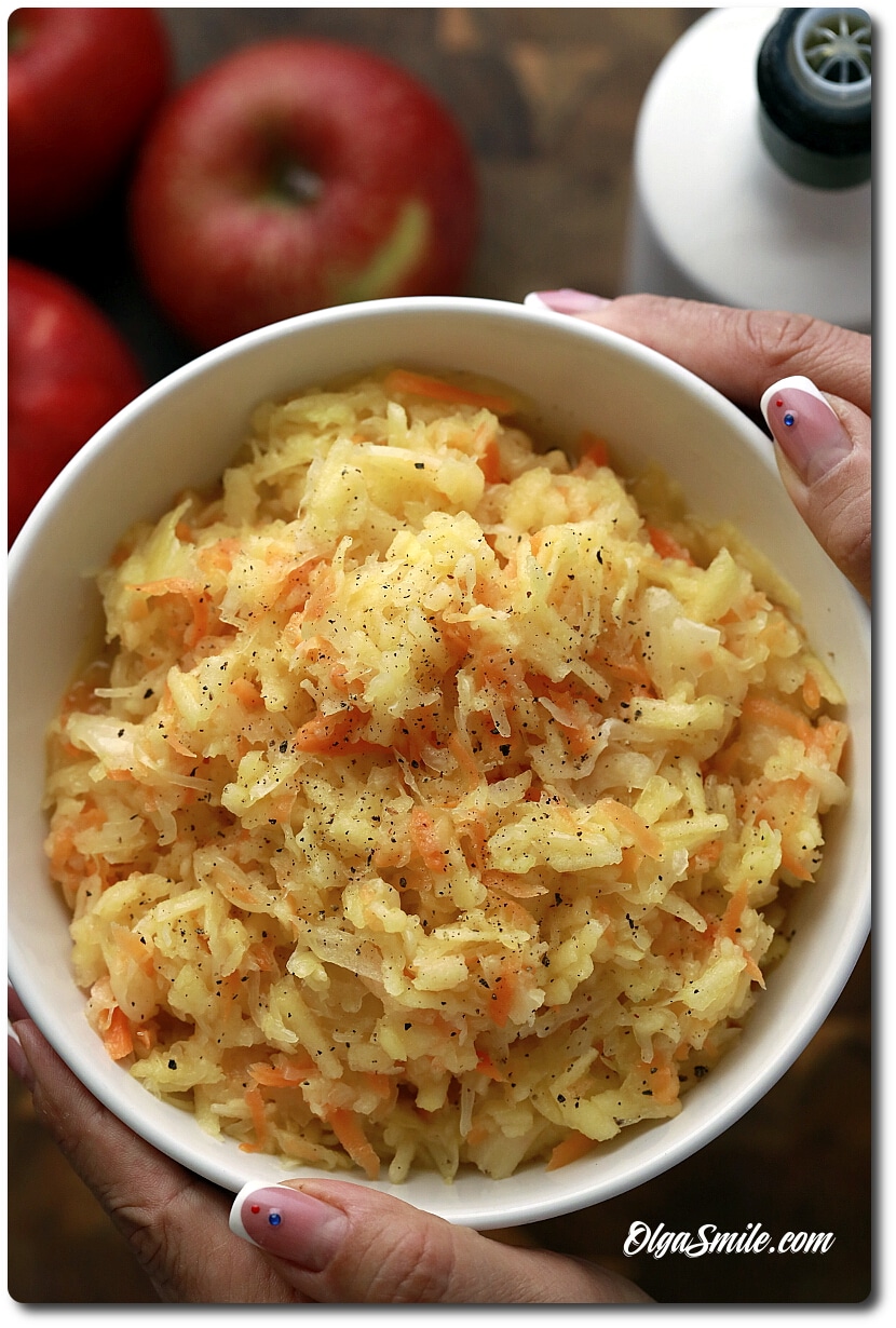 SURÓWKA Z KAPUSTY KISZONEJ Z JABŁKIEM