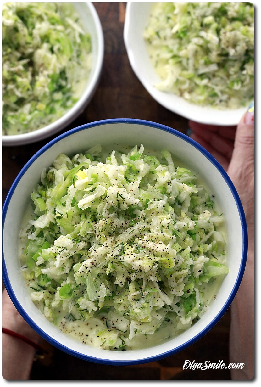 SURÓWKA Z MŁODEJ KAPUSTY ZE ŚMIETANĄ