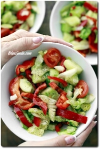 SURÓWKA Z SAŁATY LODOWEJ I POMIDORÓW